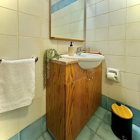 Stou Stefani Agrósz